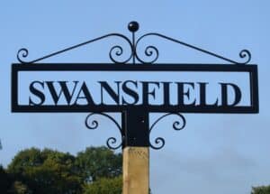 Farm Road End Entrance Lettering Sign