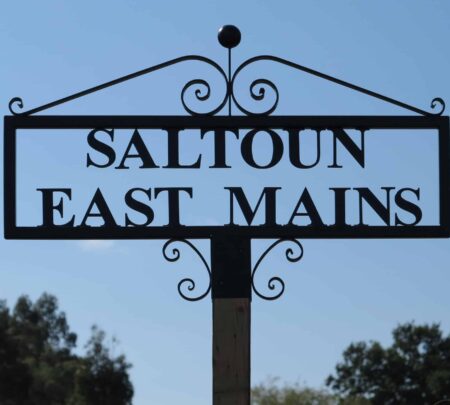 Farm road end sign - Saltoun East Mains